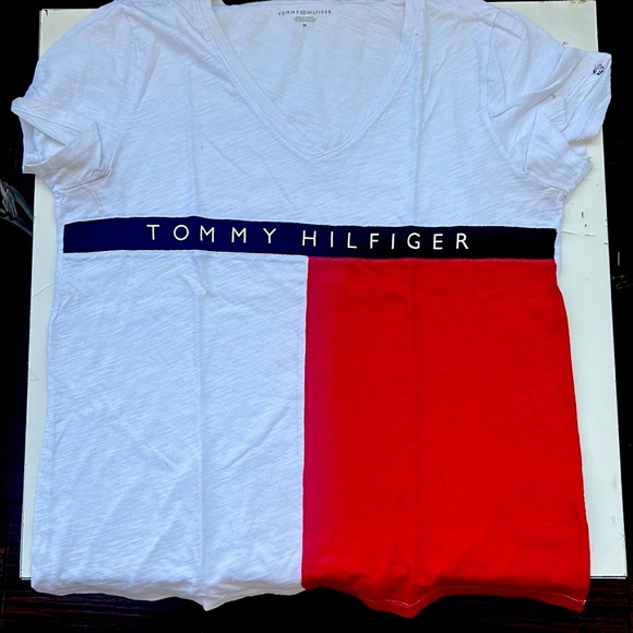 TOMMY HILFIGER SHIRT 🔥 - Picture 2 of 2